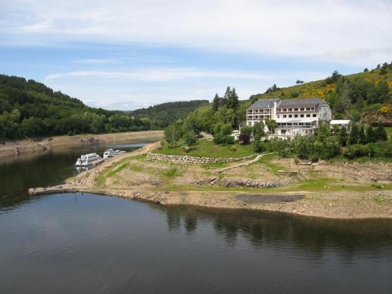 Garabit Hotel Anglards de Saint Flour Exterior photo