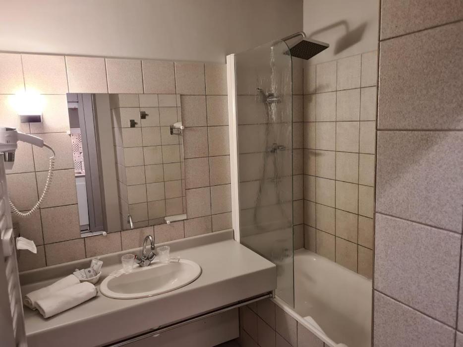 Garabit Hotel Anglards de Saint Flour Exterior photo